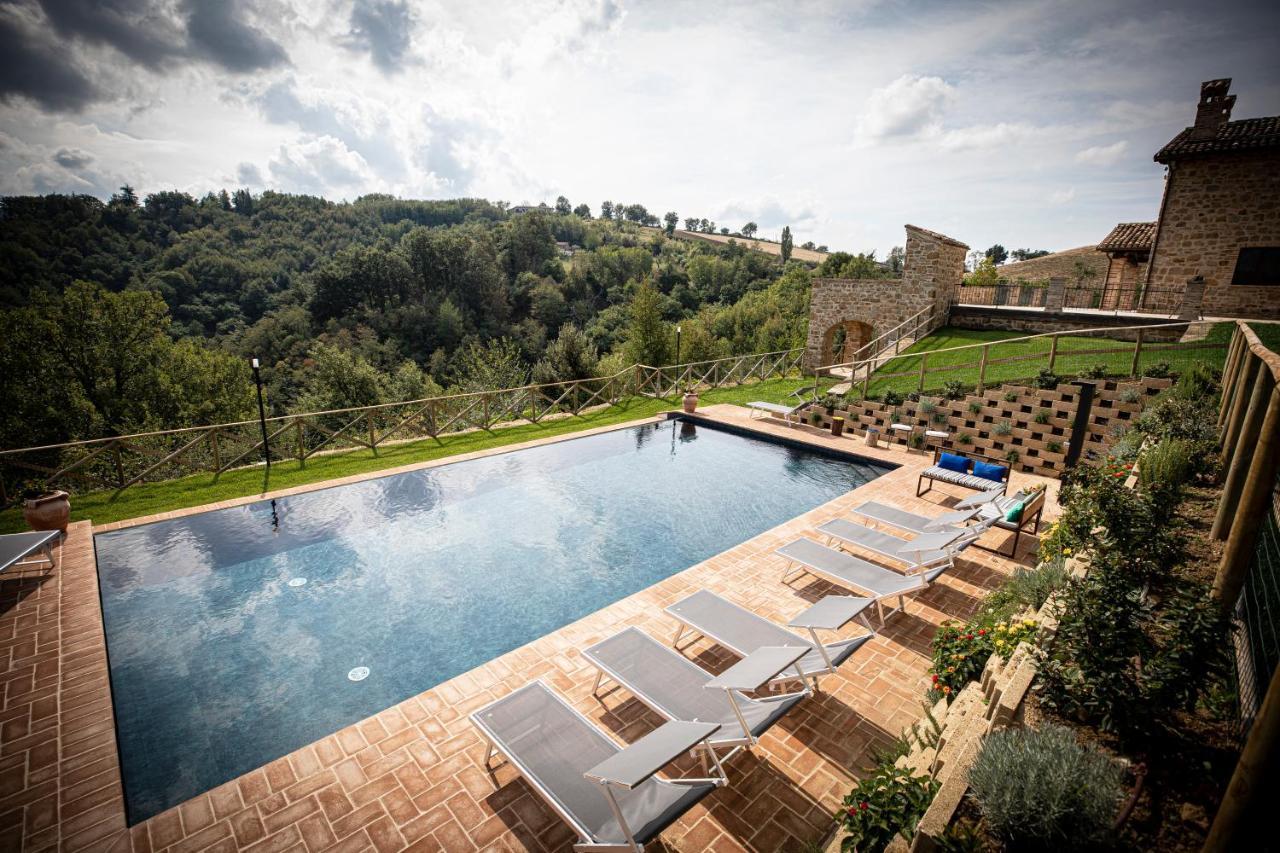 Villa Ermelinda - Piscina Privata E Jacuzzi Castelraimondo Exterior foto